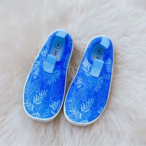 Cat & Jack water shoes, size 8